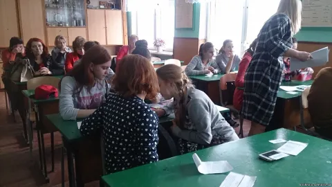 Фото 1 з 7: 1 грудня - Всесвітній День боротьби зі СНІДом