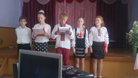 Фото 2 з 6: День скорботи і вшанування пам'яті жертв Великої Вітчизняної війни у Кушницькій ЗОШ