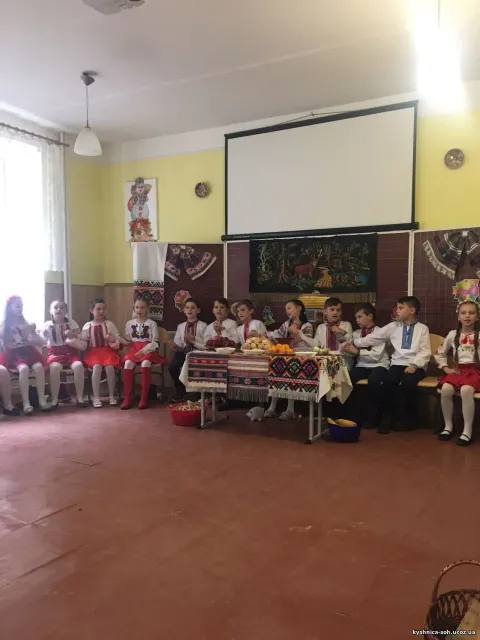Фото 4 з 12: свято "Андріївські вечорниці"