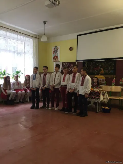 Фото 8 з 12: свято "Андріївські вечорниці"