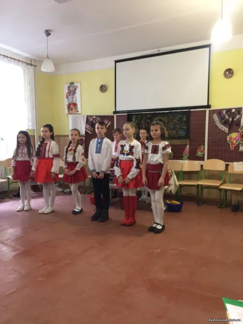 Фото 11 з 12: свято "Андріївські вечорниці"